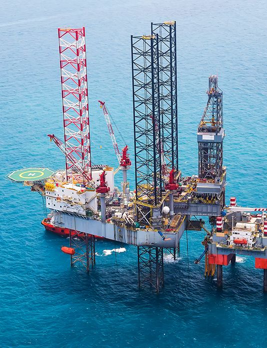 offshore-oil-rig-platform-in-the-gulf-from-aerial-view (1)